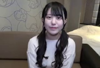 少女的阴户被舔和舔 - 免费观看